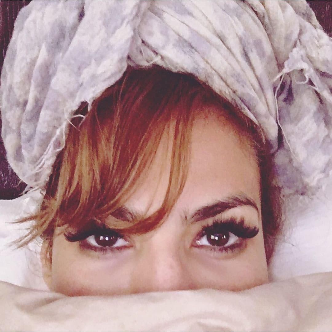 Eva Mendes makeup in morning