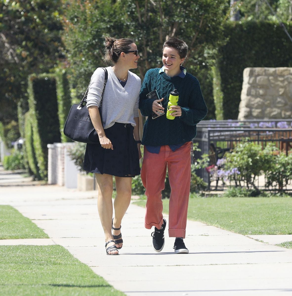 Jennifer Garner and Fin Affleck