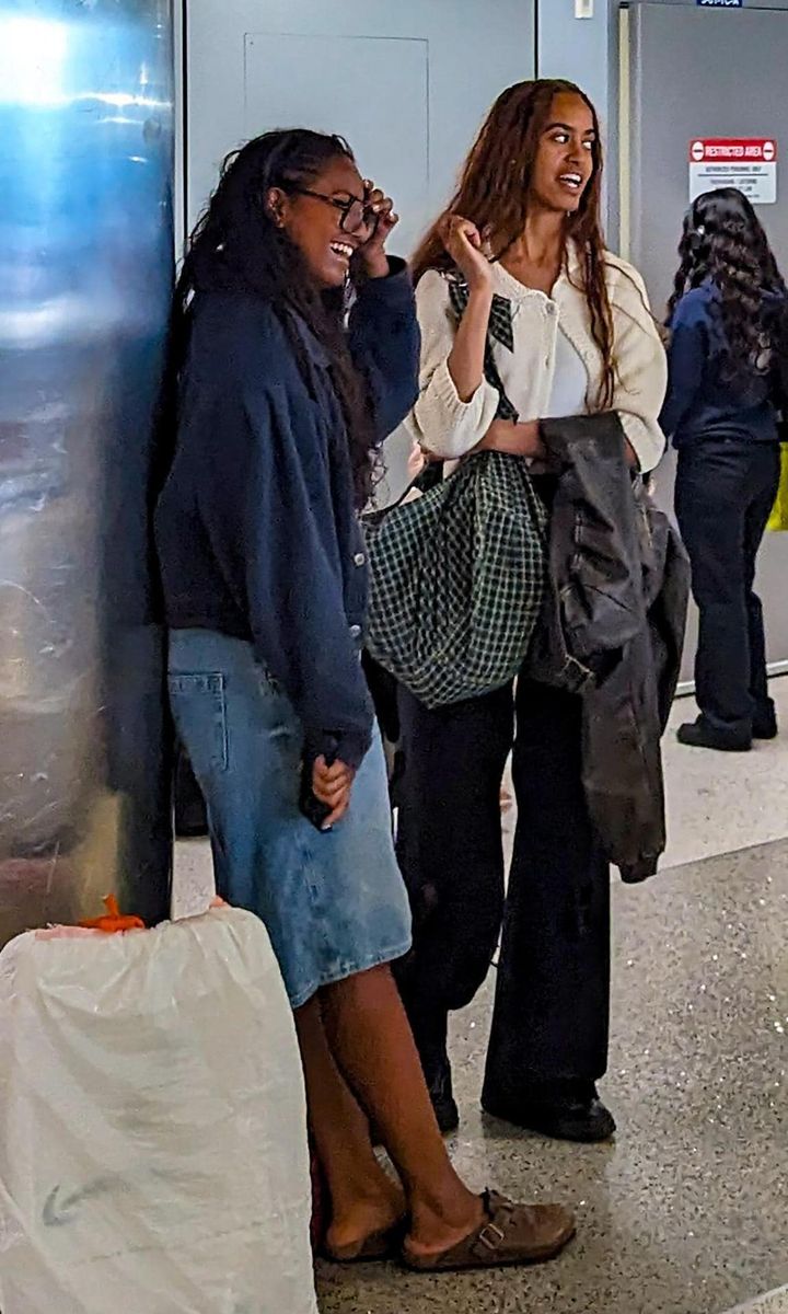 Malia and Sasha Obama