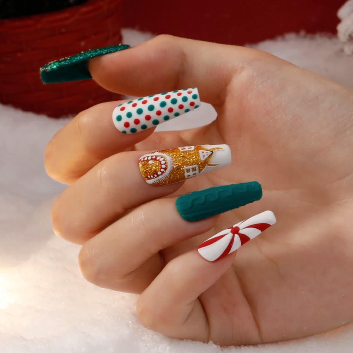 Christmas-inspired nail art you might wish you could wear the whole year