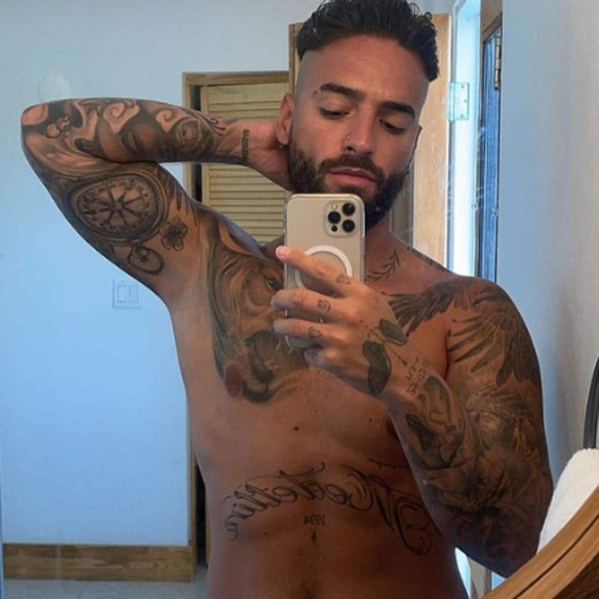 Maluma shirtless