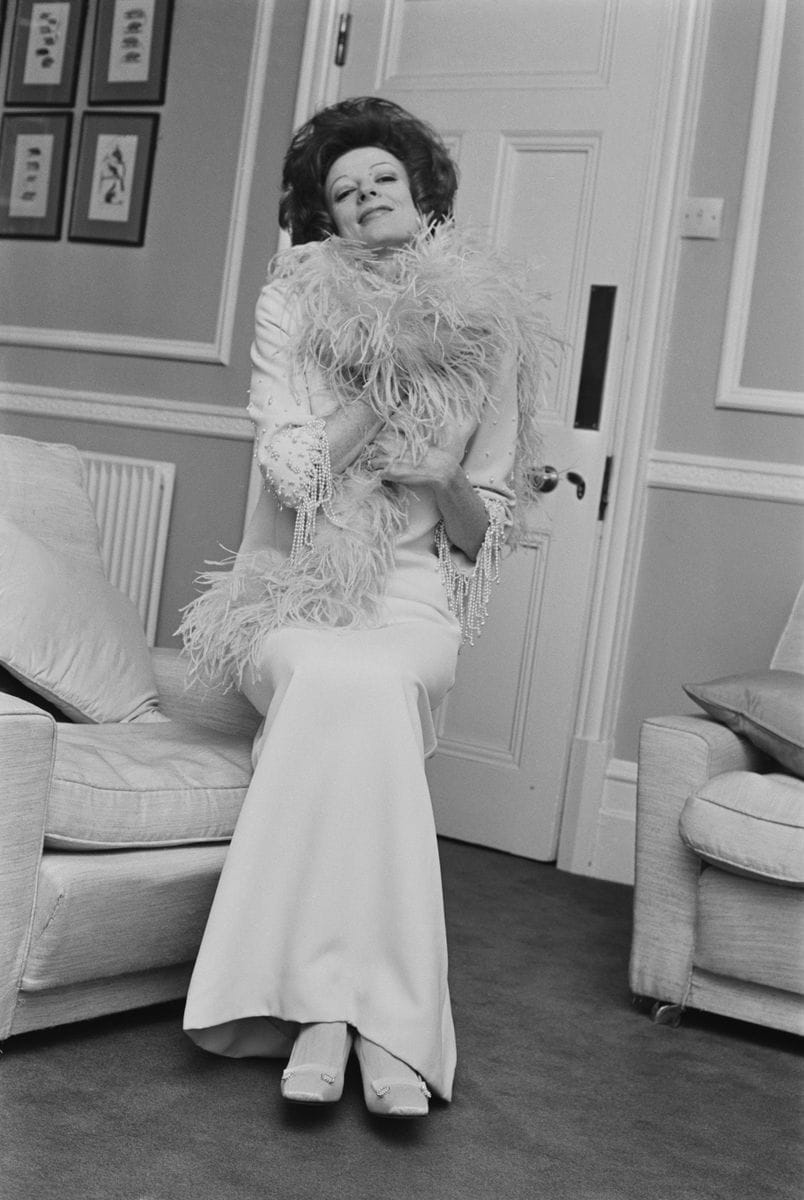 English actress Maggie Smith, UK, 8th March 1970.  (Photo by McCarthy/Daily Express/Getty Images)