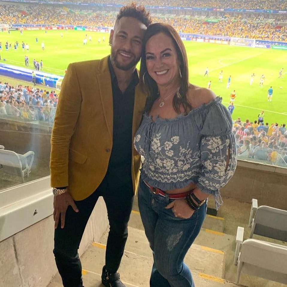 Neymar Jr. and his mom 