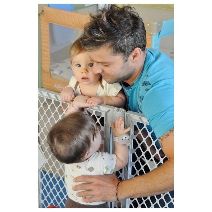 Ricky Martin and twins