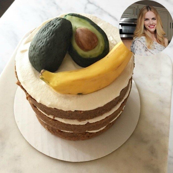 No cartoon characters, trucks, princesses or unicorns in sight! Brooklyn Decker's little man Hank celebrated his first birthday with a cake by Cream & Flutter topped with his favorite things: avocados and bananas!
Photo: Instagram/@brooklyndecker