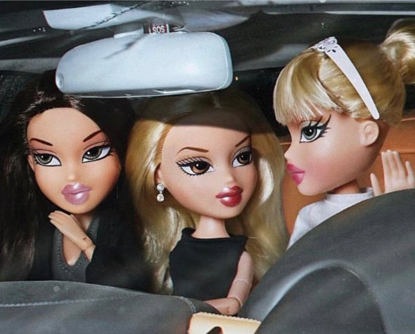 Bratz recreates Paris Hilton, Lindsay Lohan, and Britney Spears' iconic photo.