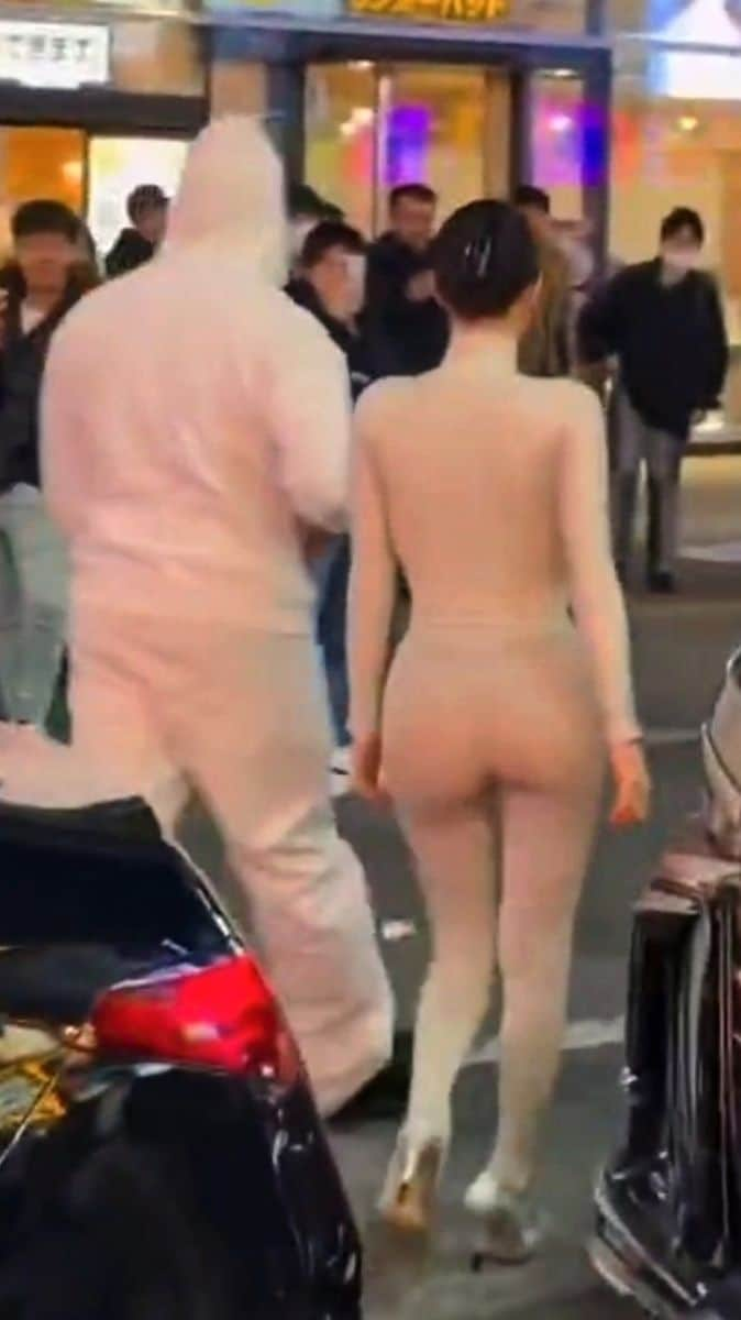 Both matched their looks, Bianca in a white bodysuit and Kanye in a white sweatshirt and pants.