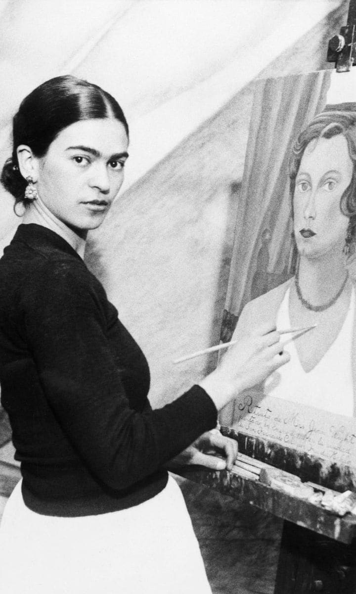 Kahlo painting a portrait of a San Francisco society woman