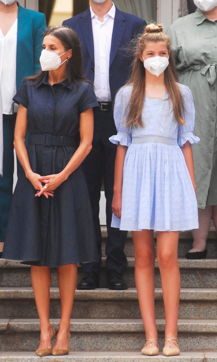 Infanta Sofia of Spain, sporting a half up top knot, looked stylish on July 1