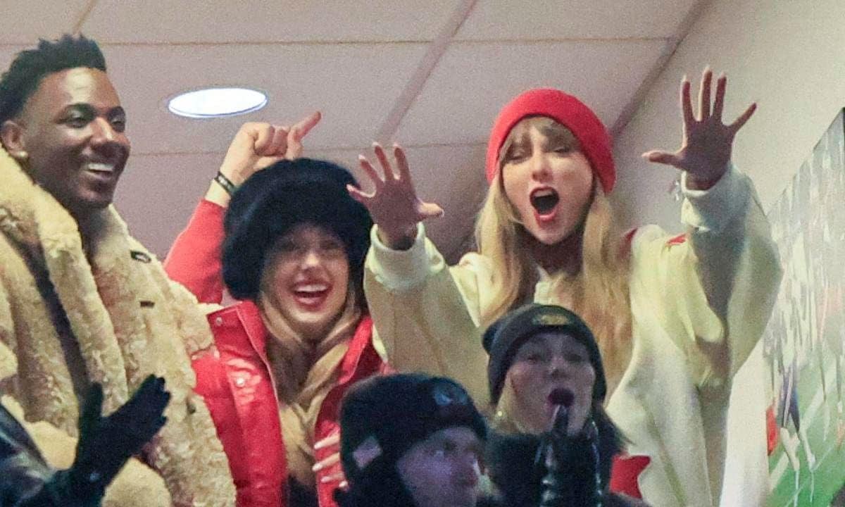 Taylor Swift and friends