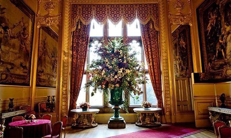 Prince-Andrew-Princess-Eugenie-wedding-bouquet