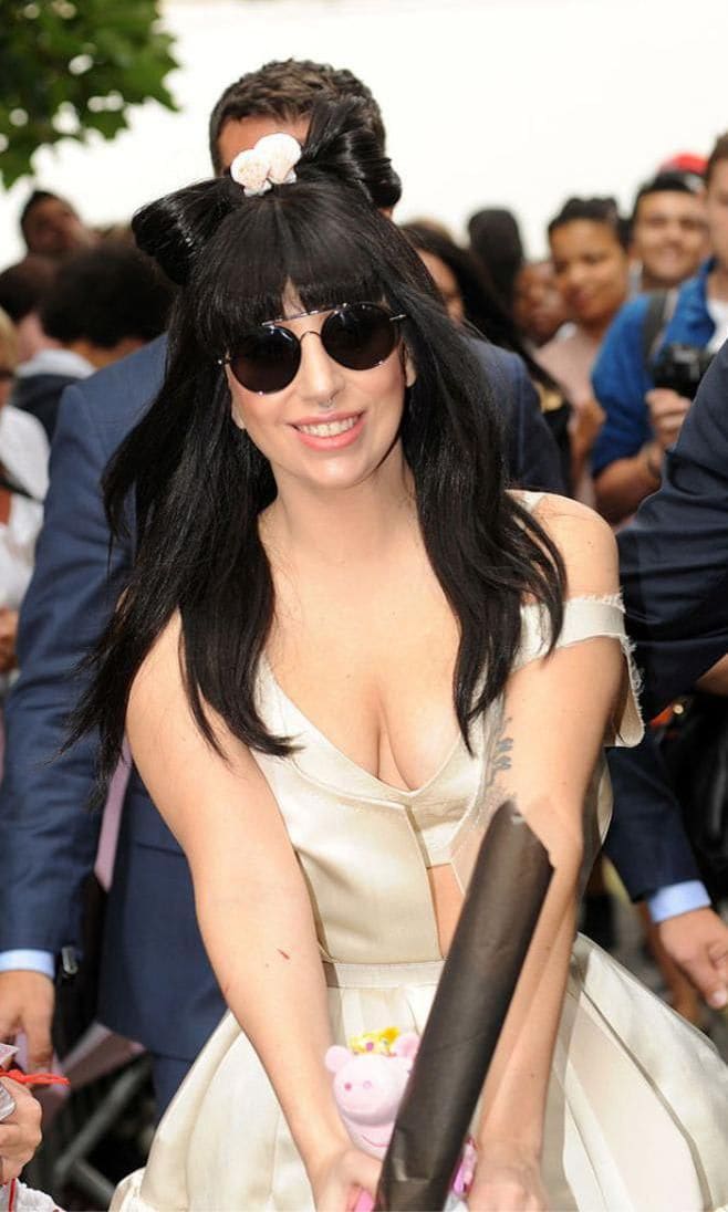 Lady Gaga hairstyles jet black