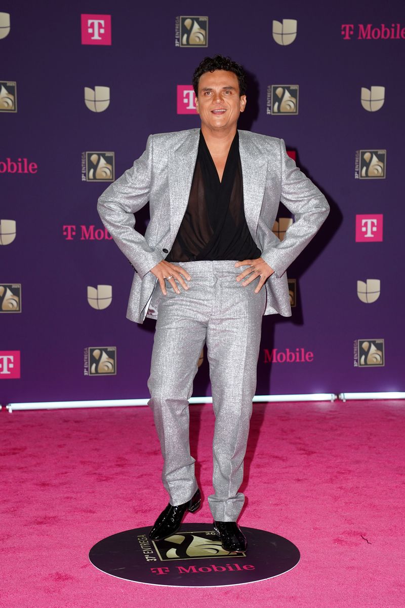 MIAMI, FLORIDA - FEBRUARY 20: Silvestre Dangond attends Univision's 37th Premio Lo Nuestro at Kaseya Center on February 20, 2025 in Miami, Florida. (Photo by Sergi Alexander/Getty Images)  