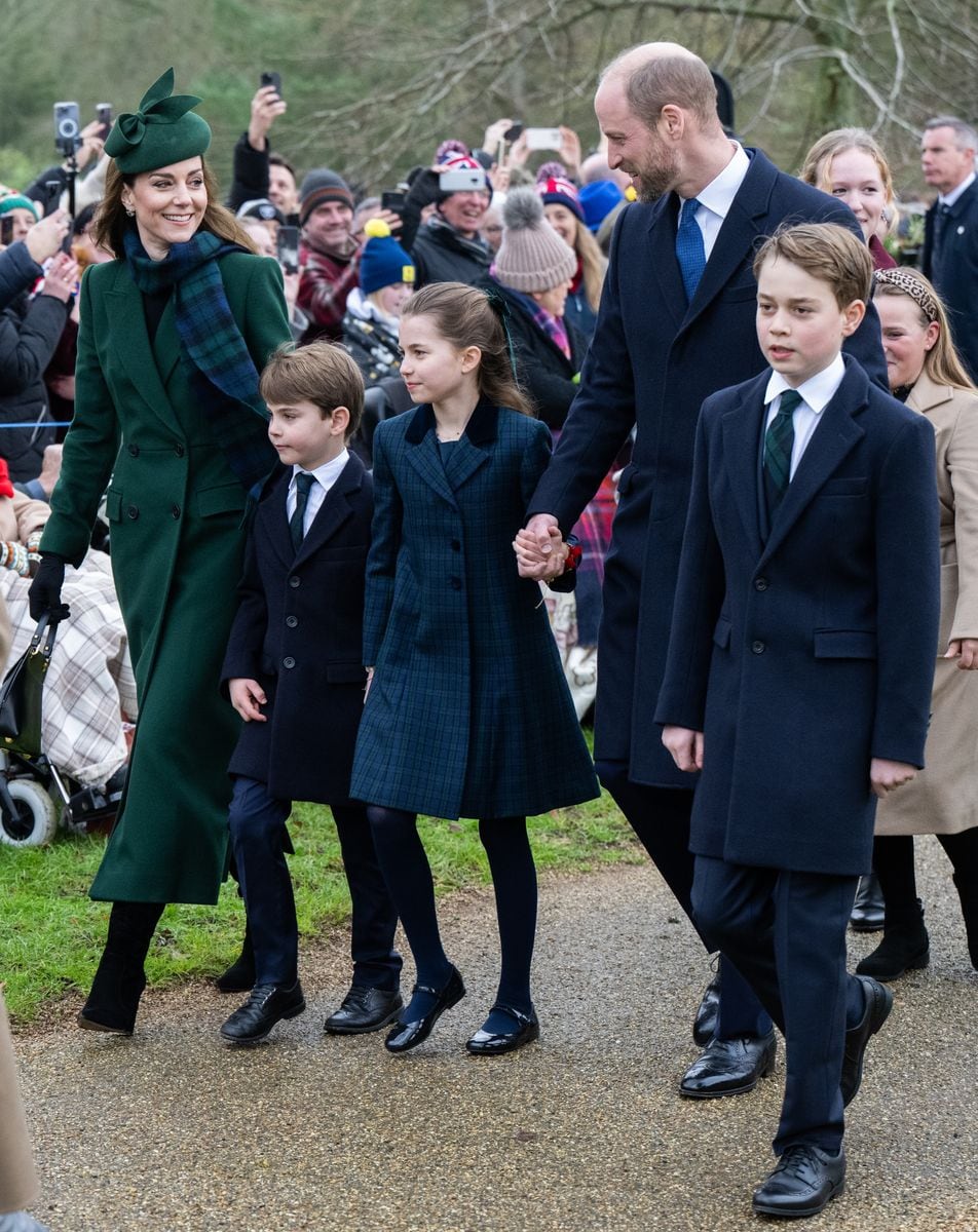 SANDRINGHAM, NORFOLK - DECEMBER 25: Catherine, Princess of Walesm Prince Louis of Wales, Princess Charlotte of Wales, Prince William, Prince of Wales and Prince George of Wales attend the Christmas Morning Service at Sandringham Church on December 25, 2024 in Sandringham, Norfolk. (Photo by Samir Hussein/WireImage)