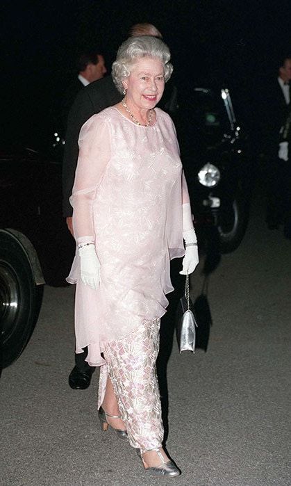 The Queen during a banquet at the Finnish Residence in London in 1995.
<br>
Photo: Getty Images