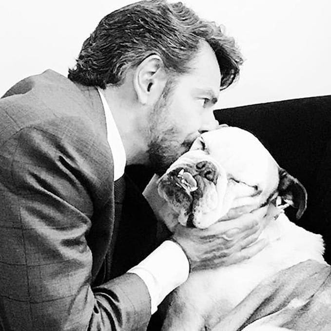 Eugenio Derbez ama a su perrita, Fiona