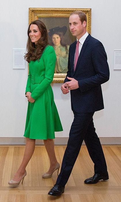 It's easy wearing green! At least that's what Duchess Kate demontrated in this chic coatdress worn at the National Portrait Gallery on April 24, 2014 in Canberra, Australia. Also pictured is husband Prince William.
Photo: Pool/Samir Hussein/WireImage