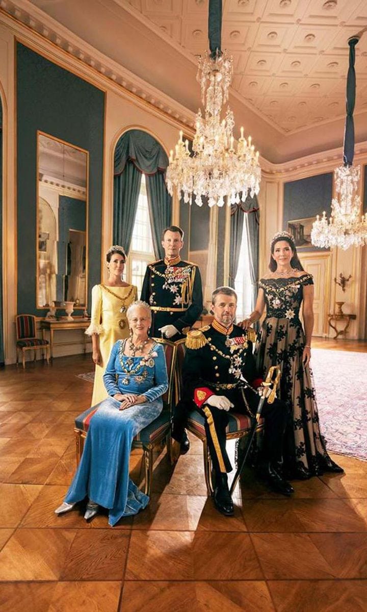 The Crown Prince Couple, Queen, Prince Joachim and Princess Marie star in a new gala portrait, which was released on Dec. 28.