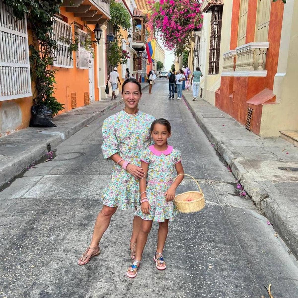 Adamari López and her daughter Alaïa are happy to see ‘Yaya Carmen’