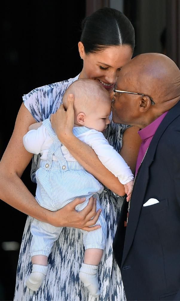 baby-archie-harrison-desmond-tutu-kiss