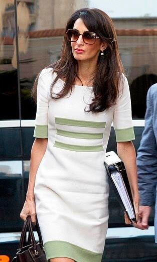 Armed with her bag, sunglasses and Camillo Bona dress, Amal headed into a meeting in Athens, Greece.
<br>
Photo: Getty Images