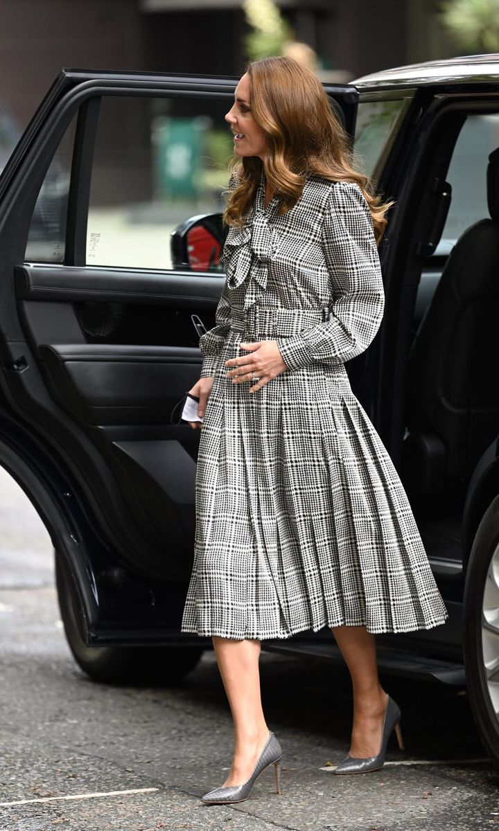 The Duchess of Cambridge recycled a grey Zara dress for the outing on Oct. 5