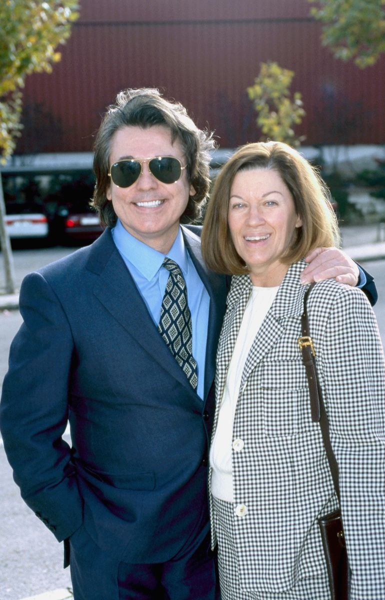 Spanish singer Raphael with his wife, the writer and journalist Natalia Figueroa, Madrid, Spain, 1991.