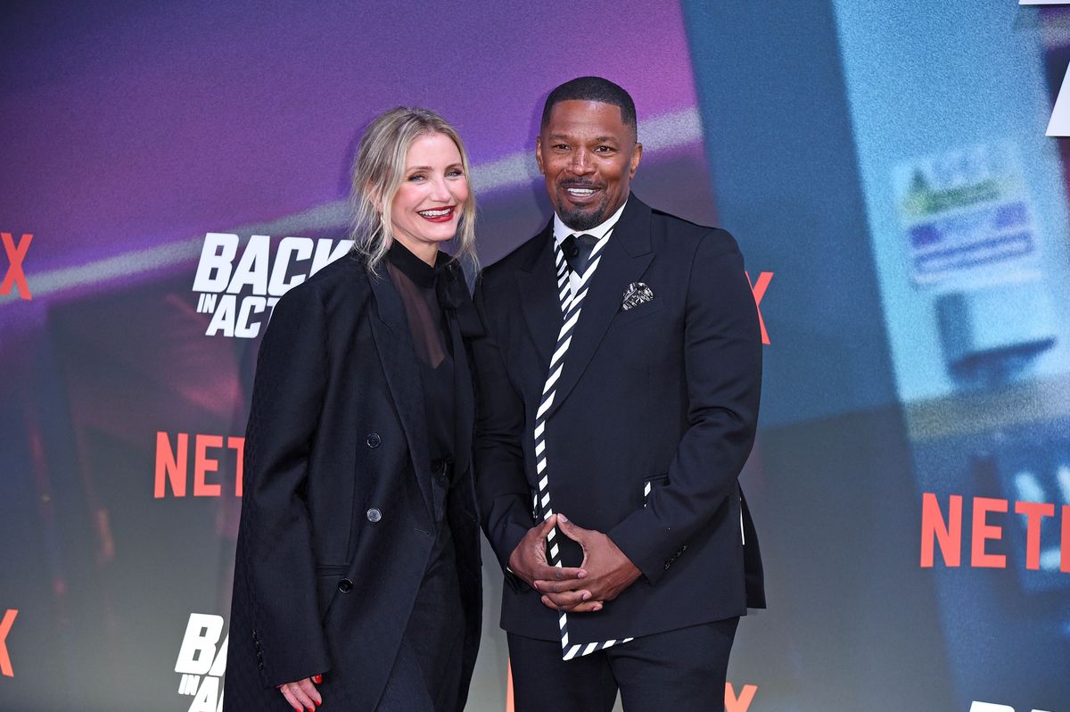 Cameron Diaz and Jamie Foxx pose together 