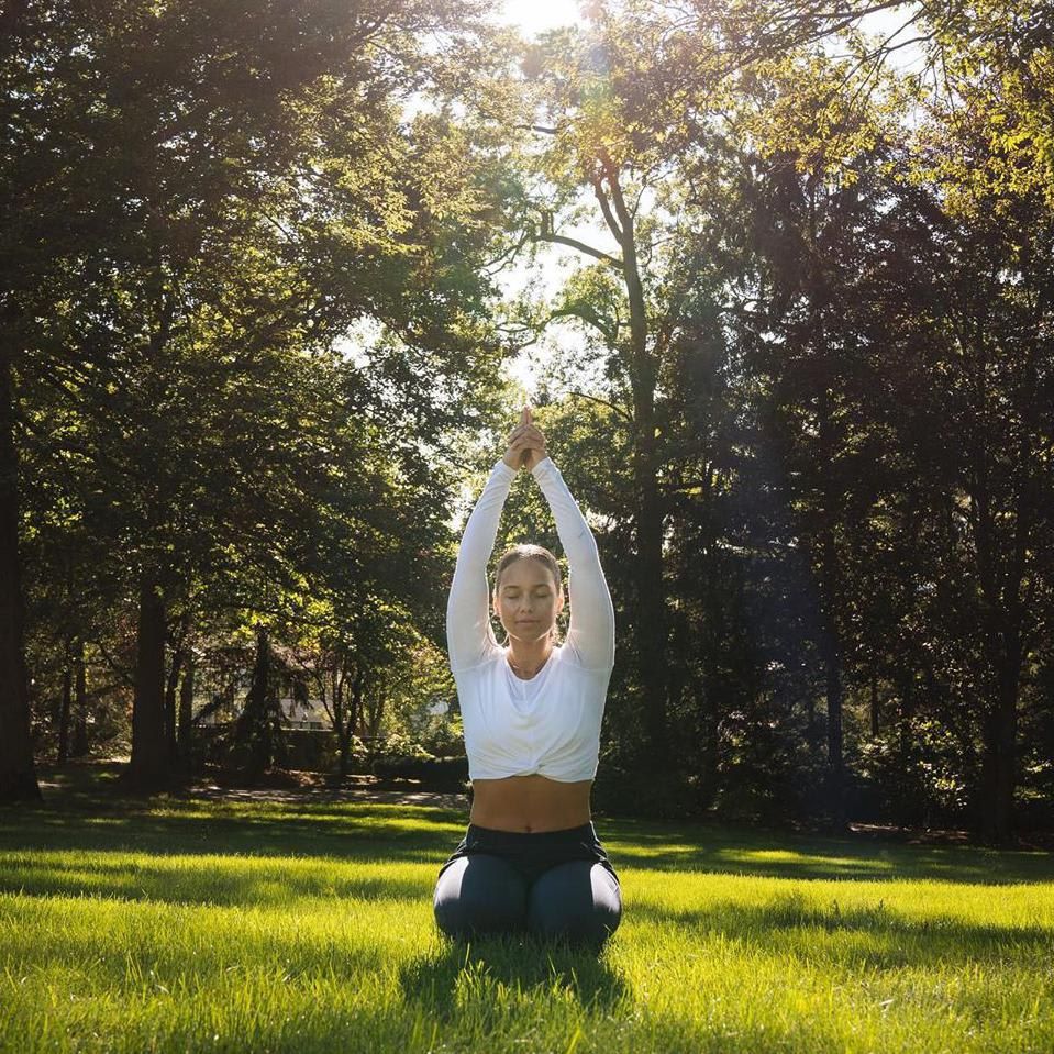 Alicia Keys - yoga