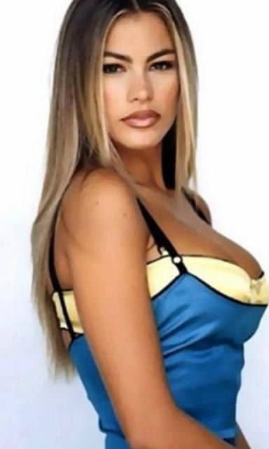 Sofia Vergara 90s throwback