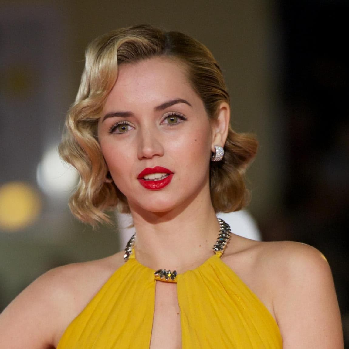 Ana de Armas shows off a blond look with finger waves