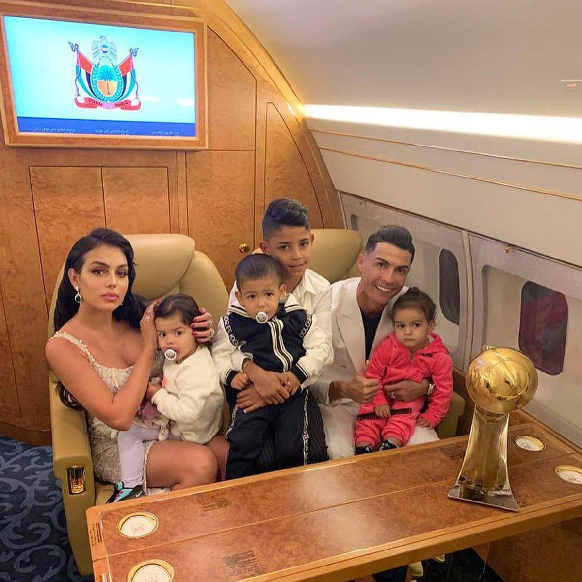 Cristiano Ronaldo, Georgina Rodríguez y sus hijos