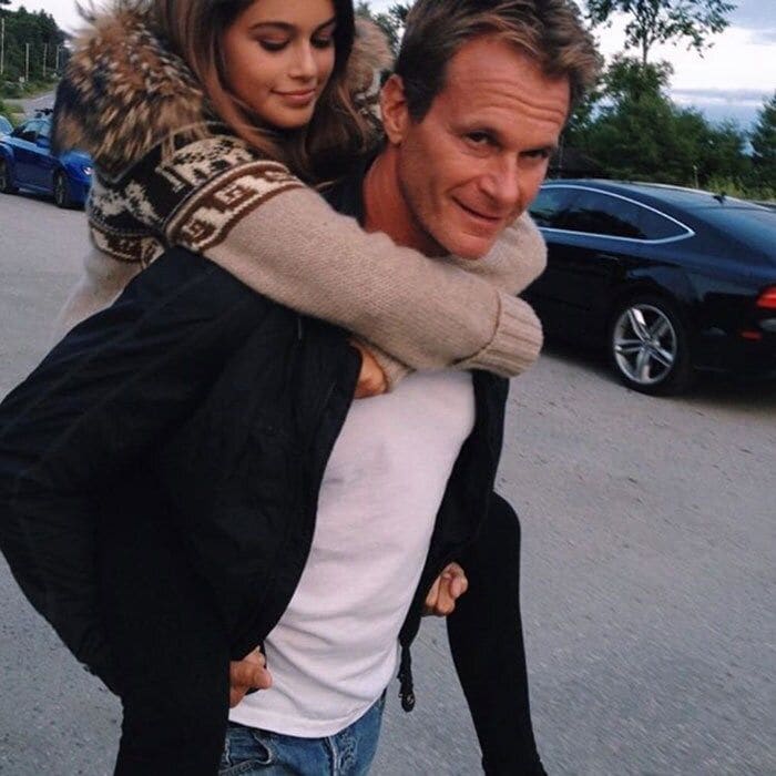 <a href="https://us.hellomagazine.com/tags/1/kaia-gerber/"><strong>Kaia Gerber</strong></a> will always be dad Rande Gerber's little girl no matter how big she gets! The young model noted on Father's Day, "you're my hero today and everyday."
<br>
Photo: Instagram/@kaiagerber