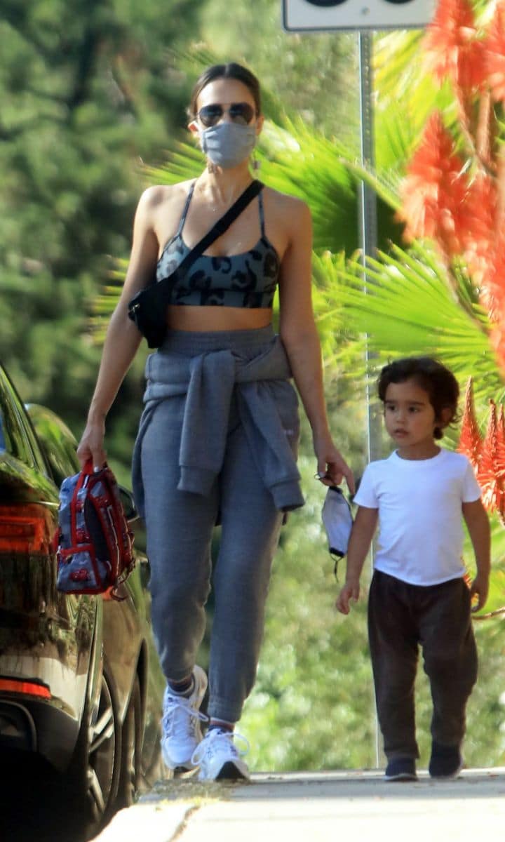 Jessica Alba going for a walk