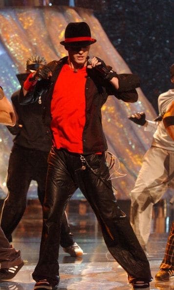 Justified! Justin took the stage in a Michael Jackson-inspired outfit during the premiere performance of his first solo single "Like I Love You" at the MTV Video Music Awards in September 2002.
<br>
Photo: Getty Images