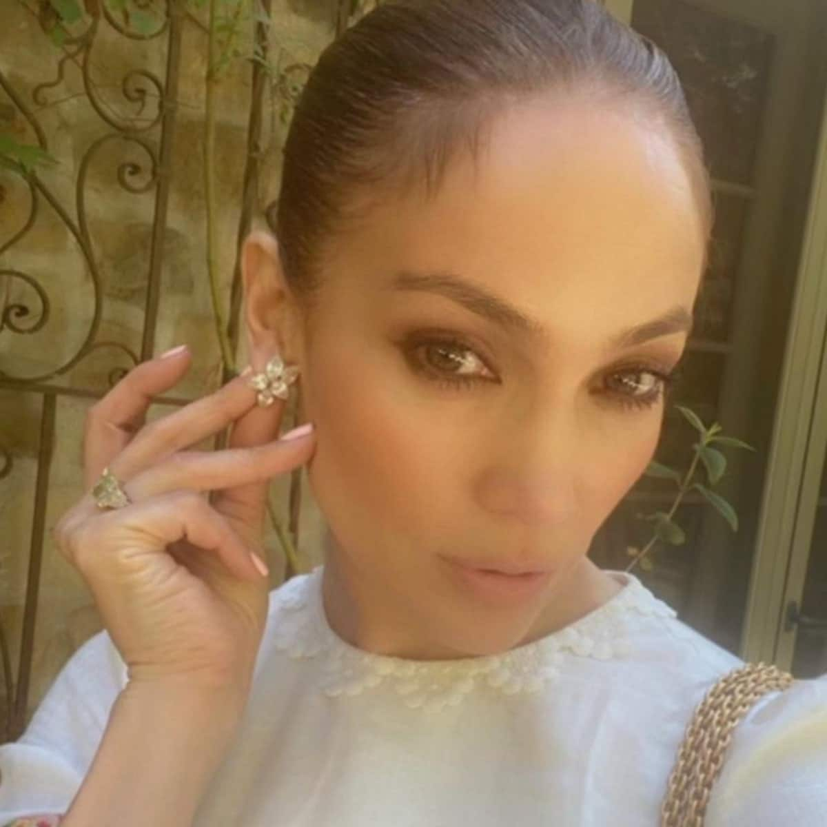 Jennifer Lopez wears white floral dress for Easter Sunday