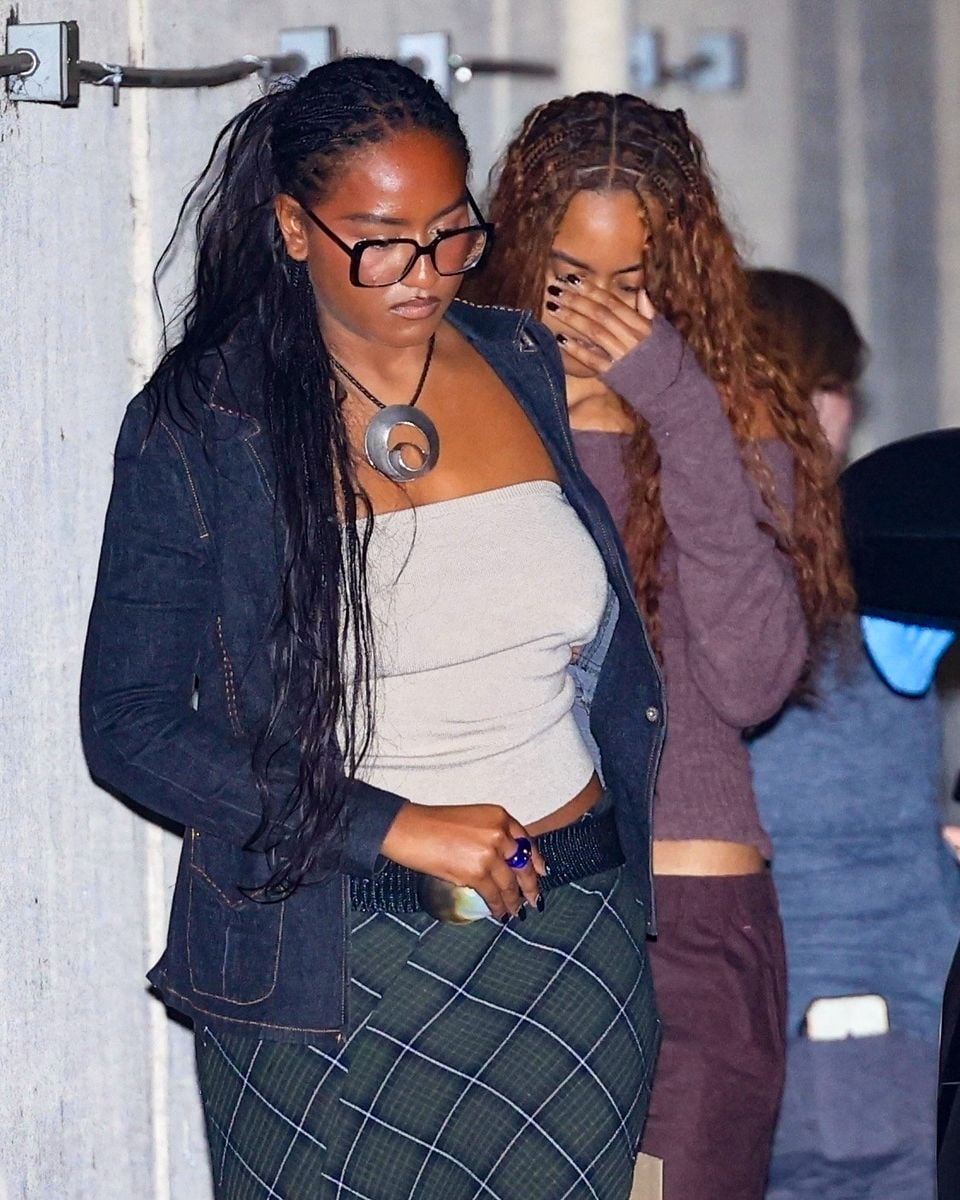 Malia and Sasha Obama in Los Angeles