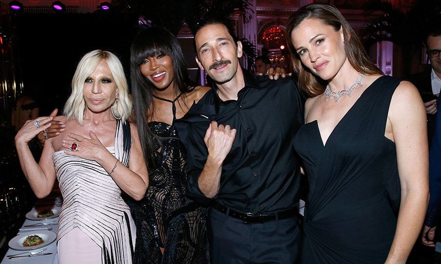 The amFAR Paris dinner was a real star draw: Here Donatella Versace mingles with model Naomi Campbell, Adrien Brody and Jennifer Garner.
<br>
Photo: Getty Images