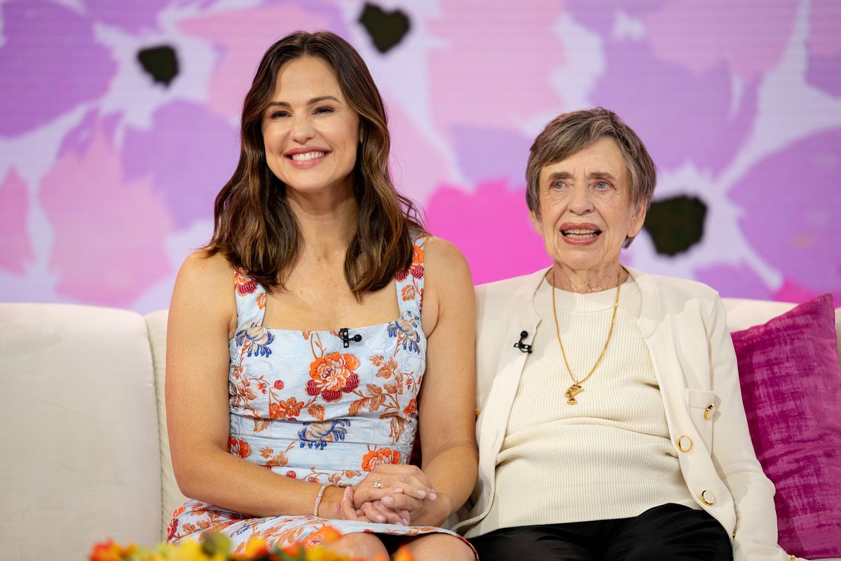 Jennifer Garner and her mom Pat