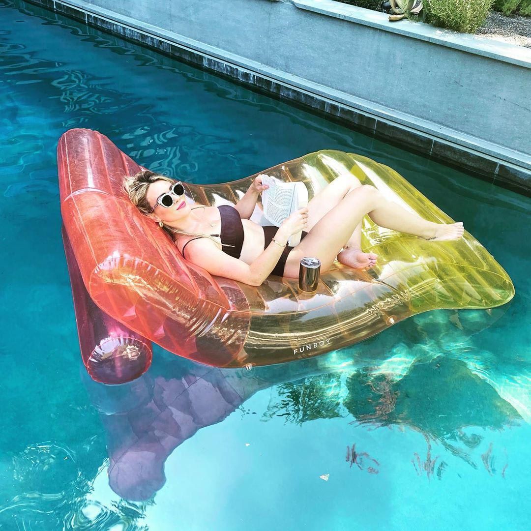 hilary duff float