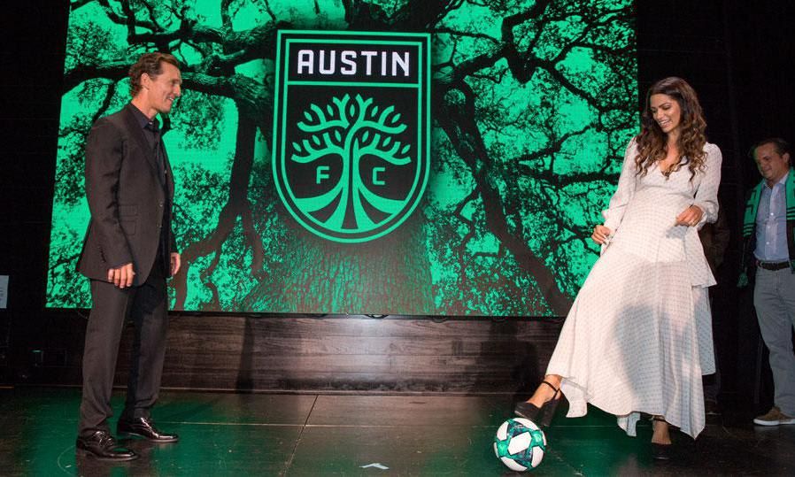 Matthew McConaughey, Camila Alves soccer