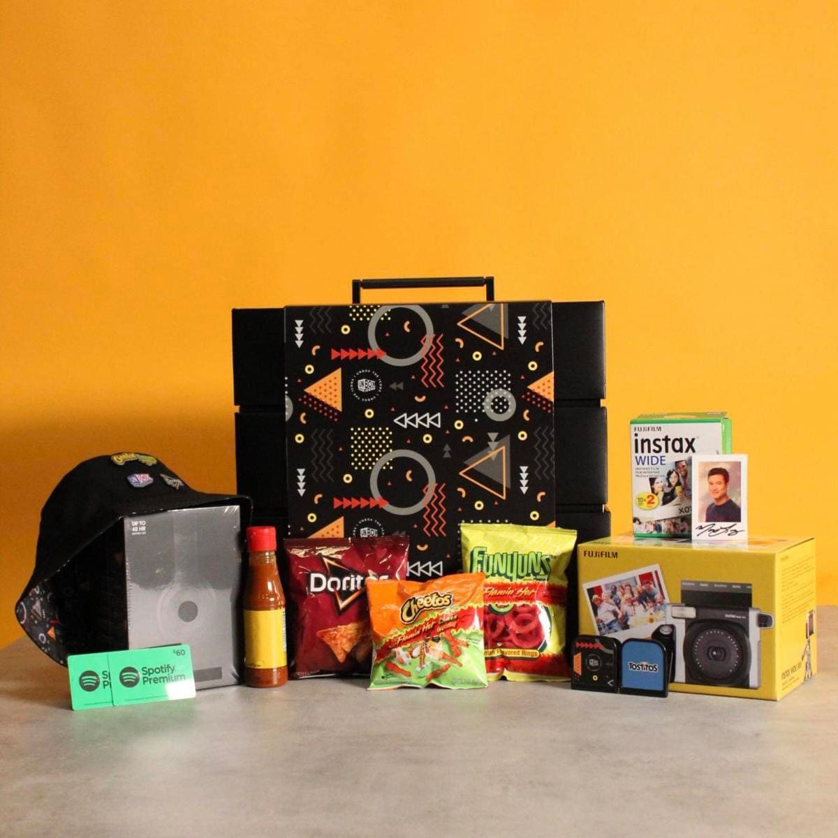 Mario López surprises fans with curated 90’s inspired snack box