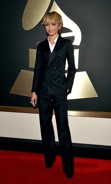 Zendaya paired a sleek suit with 80s hair.<br />
Photo: Getty Images