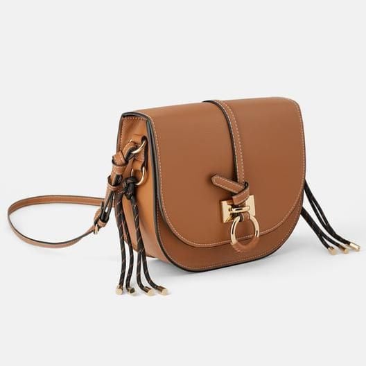 Semicircular Crossbody Bag de Zara