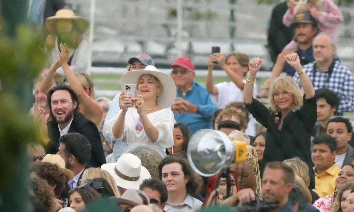 Kate Hudson and Goldie Hawn at Ryder's graduation