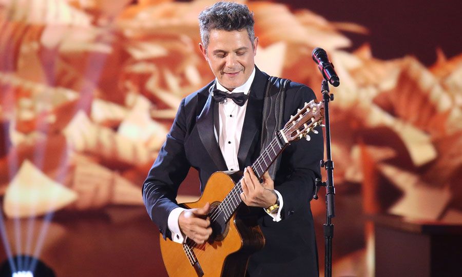 Alejandro Sanz perform