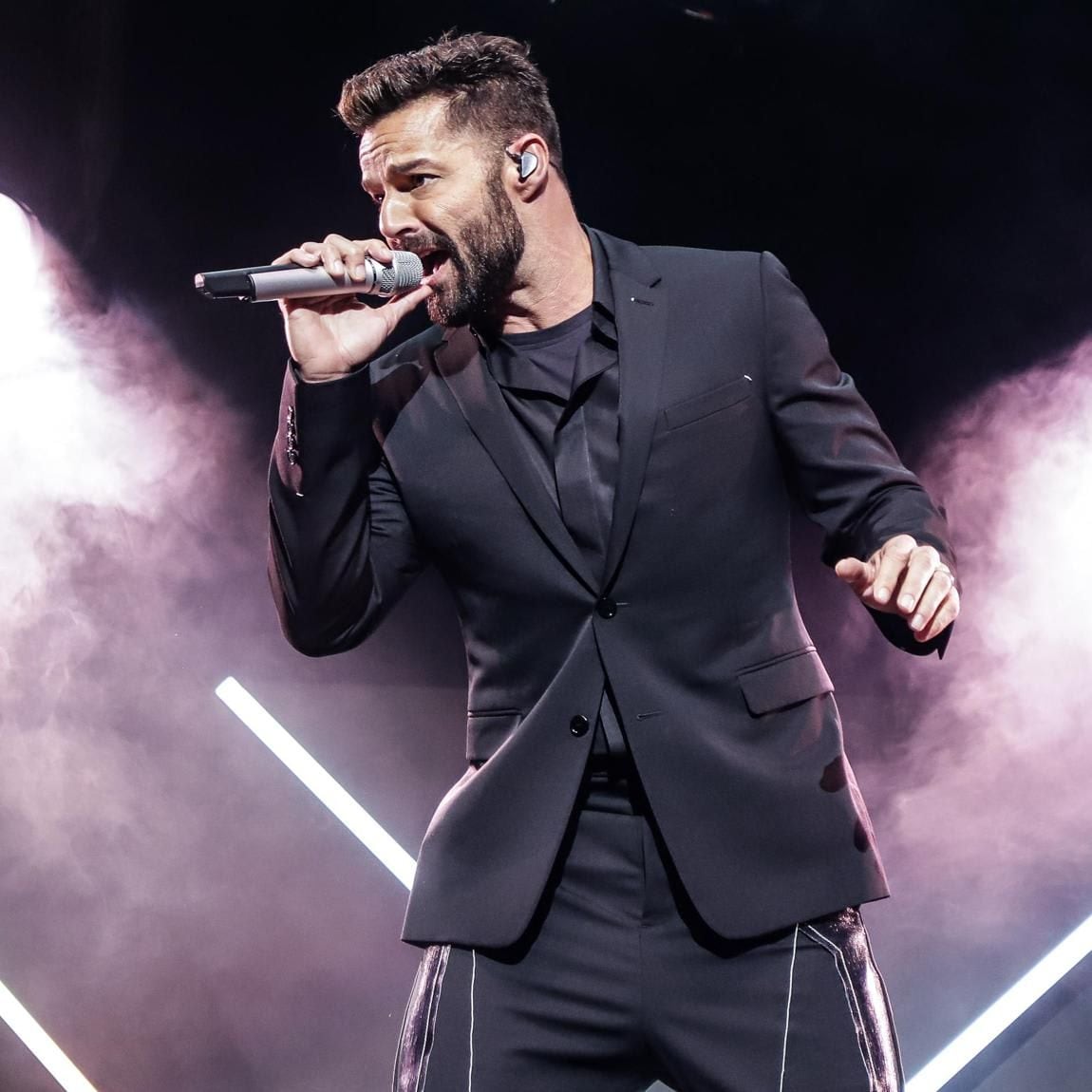 Ricky Martin will hit the road in 2020 for the Movimiento Tour