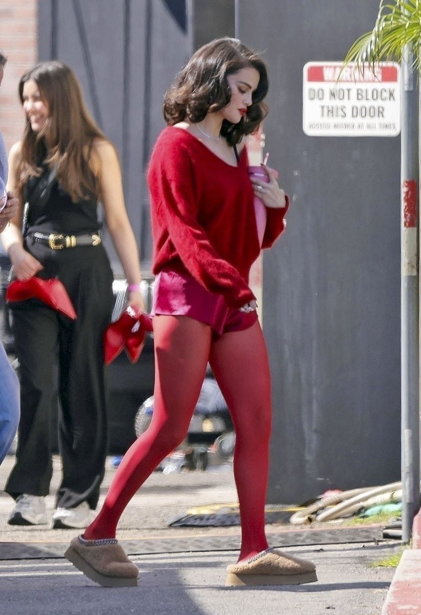 Selena Gomez and fiance Benny Blanco were seen on set in Anaheim, working together on a new music video. 