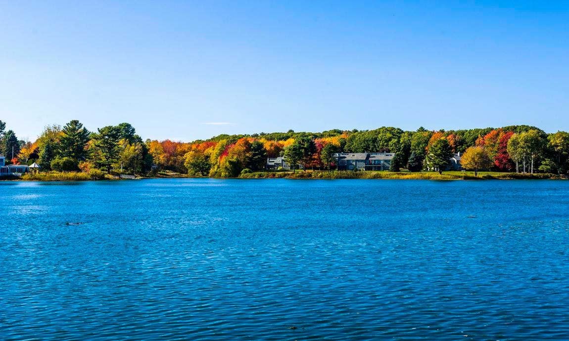 Mansions along the Kennebunk river in Kennebunkport