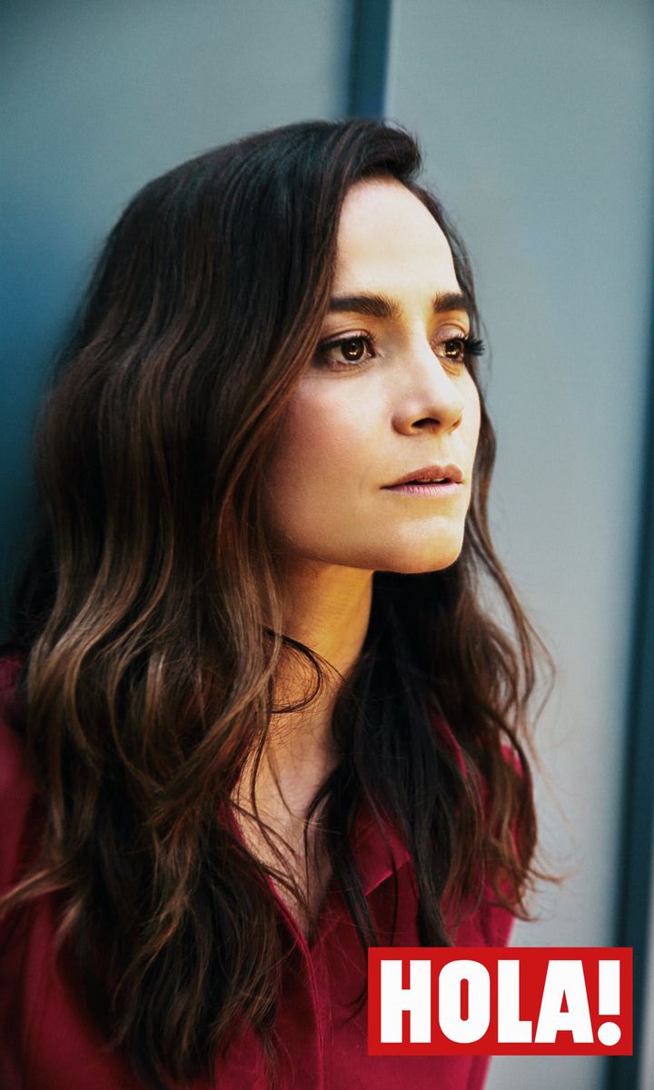 Alice Braga digital cover photos